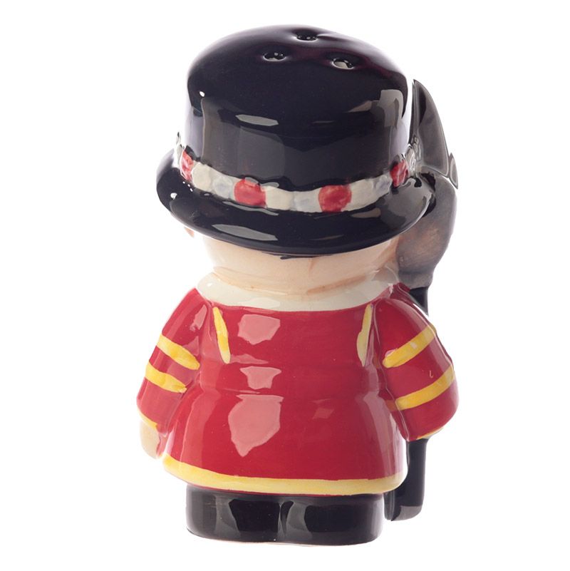 Beefeater Ceramic Christmas Guardsman Beefeater Salt and Pepper Shakers New in Box 